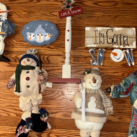 Festive Snowman Holiday Decor Set - Picture 3 of 4